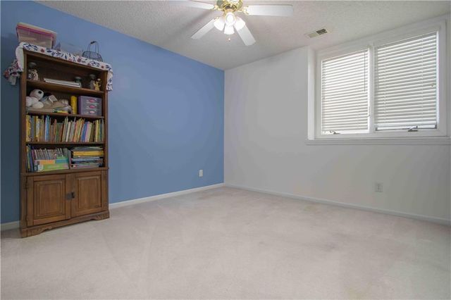 1219 Pembrooke Drive, Warrensburg, MO 64093