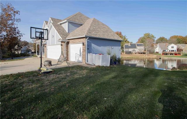 1219 Pembrooke Drive, Warrensburg, MO 64093