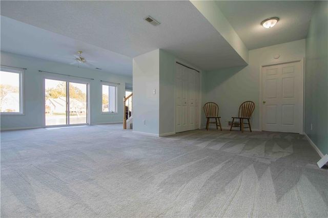 1219 Pembrooke Drive, Warrensburg, MO 64093