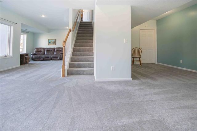 1219 Pembrooke Drive, Warrensburg, MO 64093