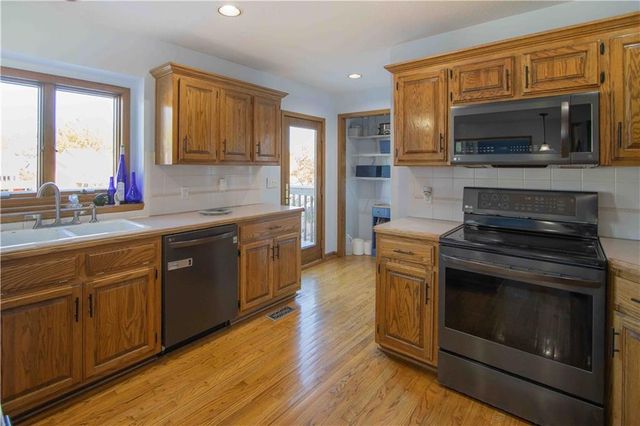 1219 Pembrooke Drive, Warrensburg, MO 64093