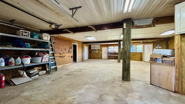 284 Grove Lane, Freeport, FL 32439