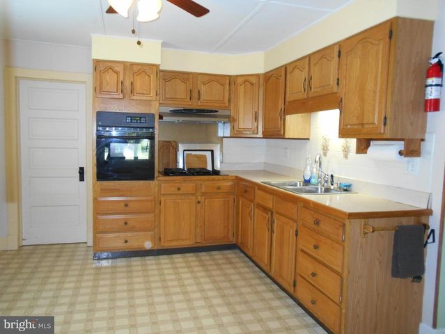 5841 HUDSON WHARF RD, Cambridge, MD 21613