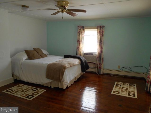 5841 HUDSON WHARF RD, Cambridge, MD 21613