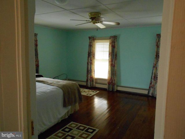 5841 HUDSON WHARF RD, Cambridge, MD 21613