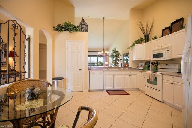 3048 Horizon LN 1104, Naples, FL 34109