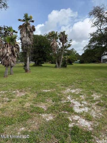 1506 Beach Boulevard, Biloxi, MS 39530