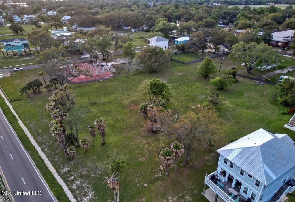 1506 Beach Boulevard, Biloxi, MS 39530