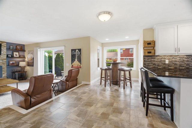 1851 CRICKET COURT, Neenah, WI 54956