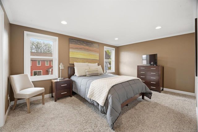 1851 CRICKET COURT, Neenah, WI 54956