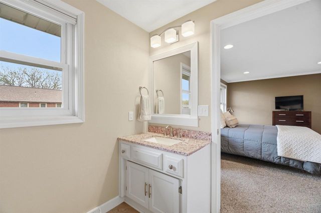 1851 CRICKET COURT, Neenah, WI 54956