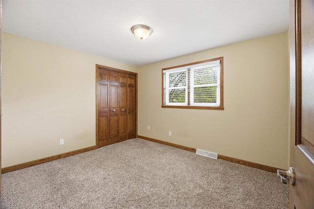 1851 CRICKET COURT, Neenah, WI 54956