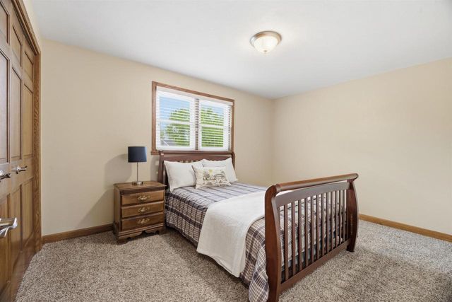 1851 CRICKET COURT, Neenah, WI 54956