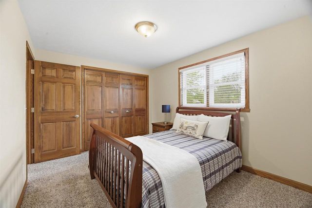 1851 CRICKET COURT, Neenah, WI 54956