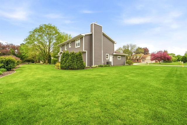1851 CRICKET COURT, Neenah, WI 54956
