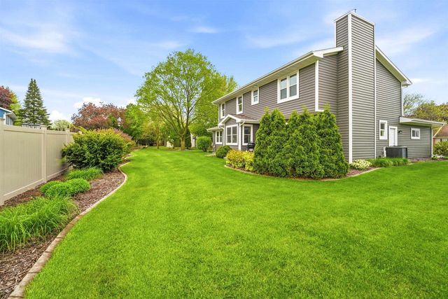 1851 CRICKET COURT, Neenah, WI 54956