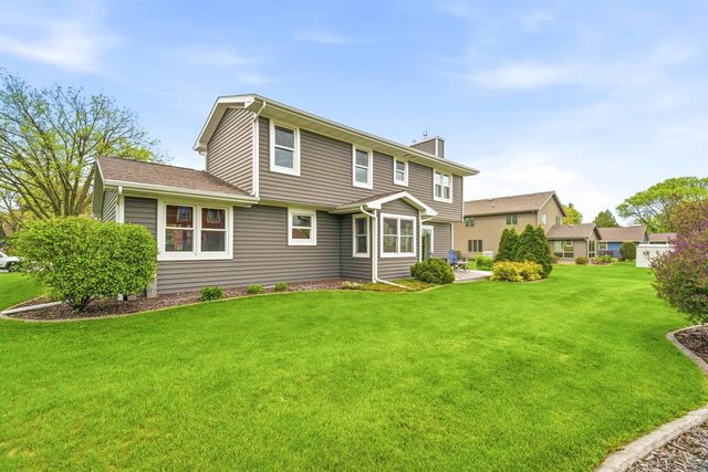 1851 CRICKET COURT, Neenah, WI 54956