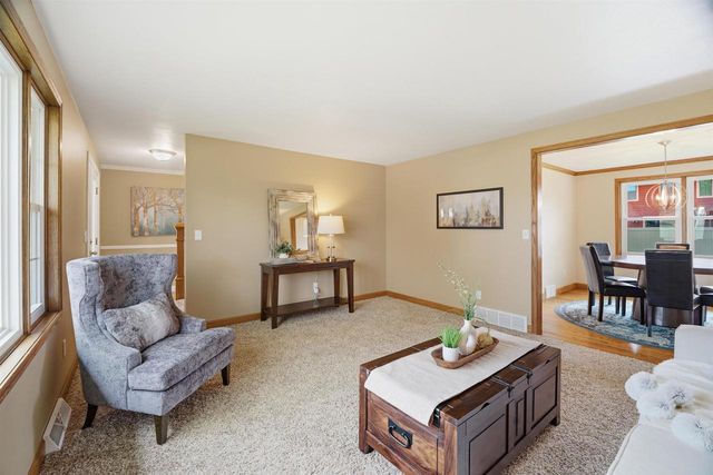 1851 CRICKET COURT, Neenah, WI 54956
