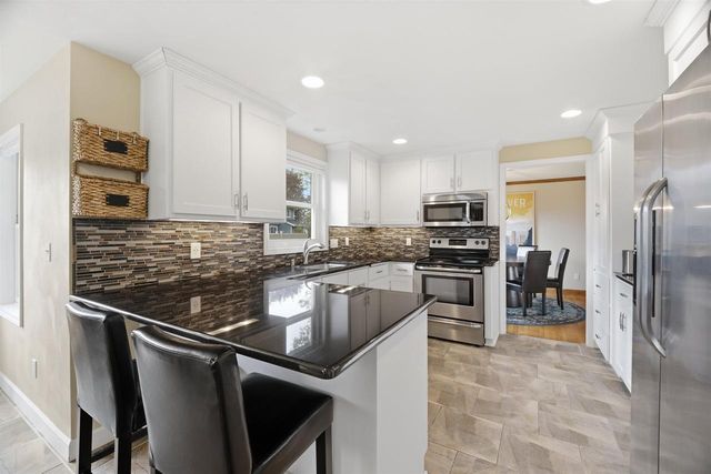 1851 CRICKET COURT, Neenah, WI 54956