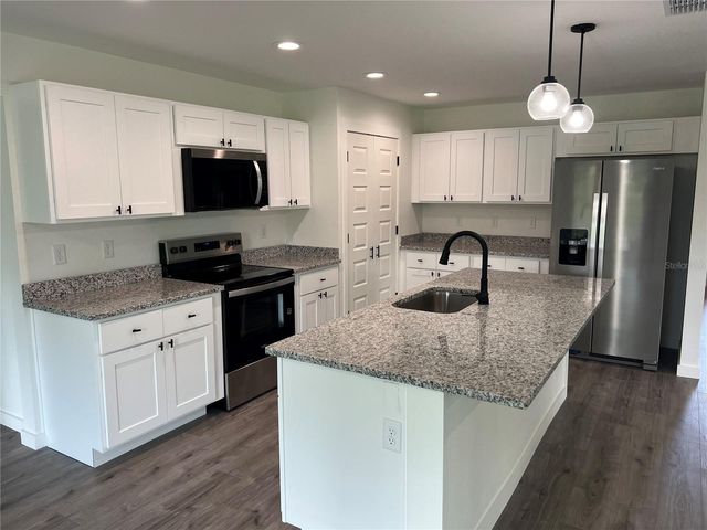184 SE 44TH AVENUE, Ocala, FL 34471