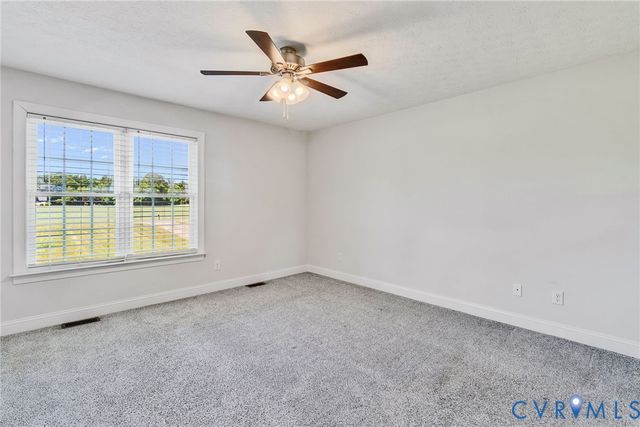 1013 Ridge Rd, Callao, VA 22435