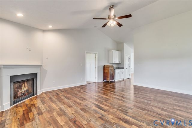 1013 Ridge Rd, Callao, VA 22435