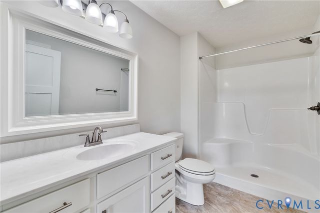 1013 Ridge Rd, Callao, VA 22435