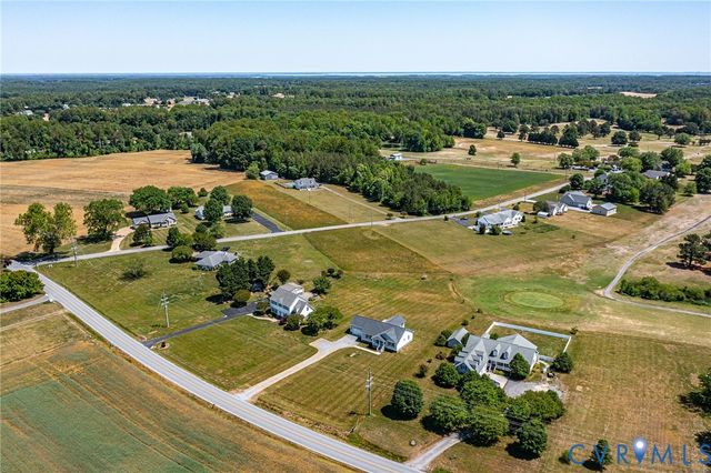1013 Ridge Rd, Callao, VA 22435