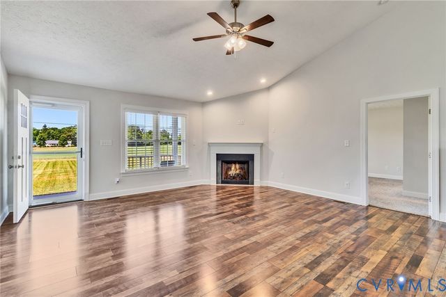 1013 Ridge Rd, Callao, VA 22435