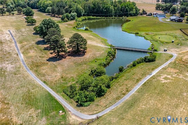 1013 Ridge Rd, Callao, VA 22435