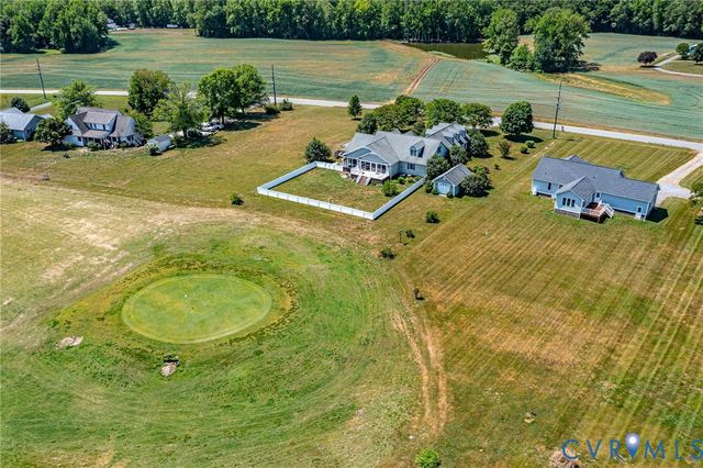 1013 Ridge Rd, Callao, VA 22435
