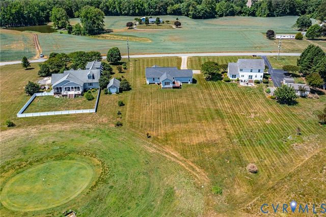 1013 Ridge Rd, Callao, VA 22435