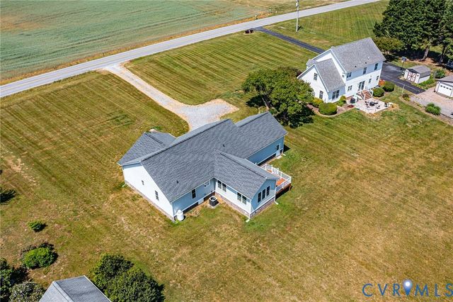 1013 Ridge Rd, Callao, VA 22435