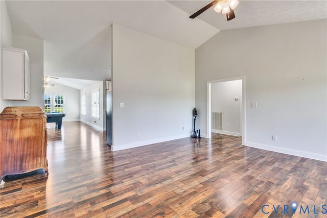 1013 Ridge Rd, Callao, VA 22435