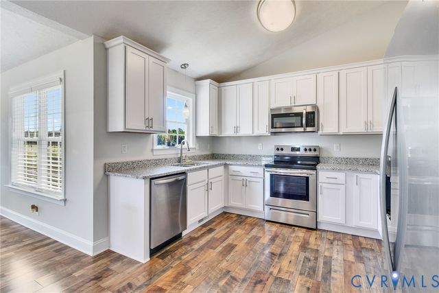 1013 Ridge Rd, Callao, VA 22435