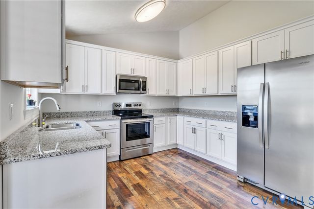 1013 Ridge Rd, Callao, VA 22435