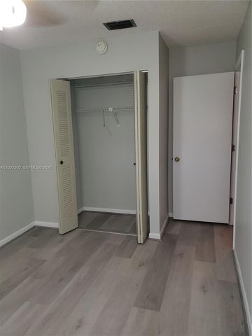 1660 Fairway Rd 1660, Pembroke Pines, FL 33026