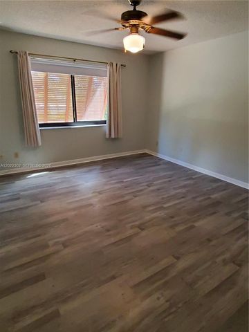 1660 Fairway Rd 1660, Pembroke Pines, FL 33026