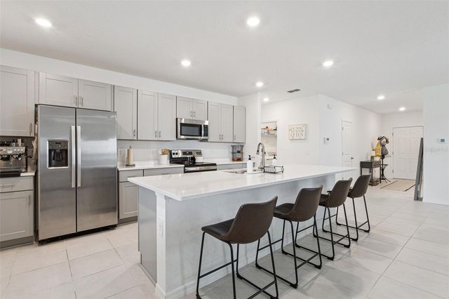 1099 CALICO POINTE CIRCLE, Groveland, FL 34736