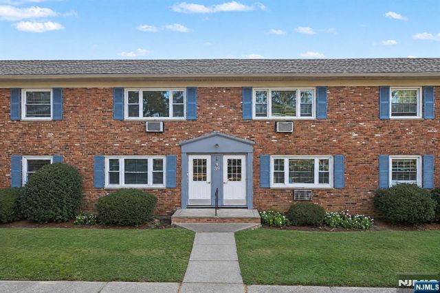 39 Wedgewood Drive 111, Verona, NJ 07044