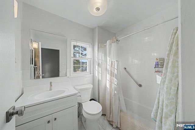 39 Wedgewood Drive 111, Verona, NJ 07044