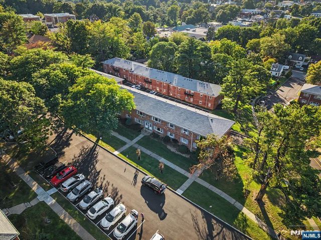 39 Wedgewood Drive 111, Verona, NJ 07044