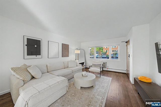 39 Wedgewood Drive 111, Verona, NJ 07044