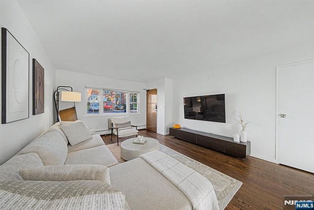 39 Wedgewood Drive 111, Verona, NJ 07044