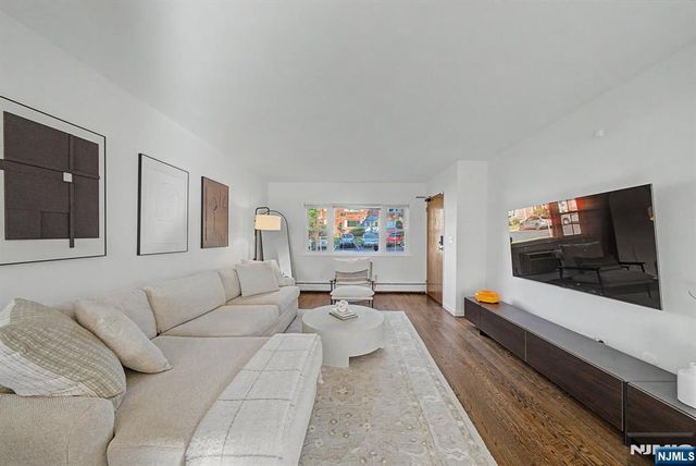 39 Wedgewood Drive 111, Verona, NJ 07044