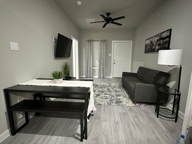 8159 Tate A, Houston, TX 77028