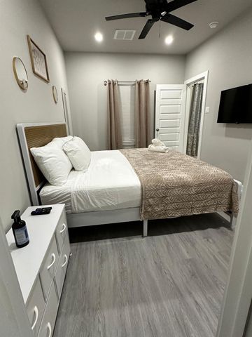 8159 Tate A, Houston, TX 77028