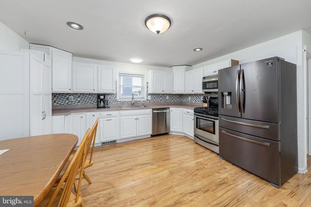 242 N MAIN ST, Mullica Hill, NJ 08062