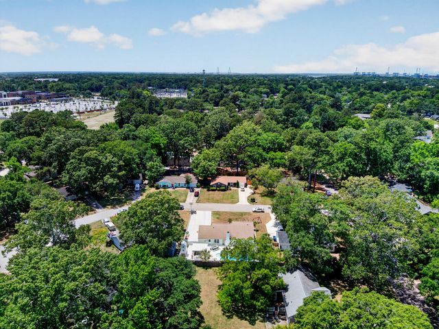 1605 Cullowhee Circle, Mount Pleasant, SC 29464