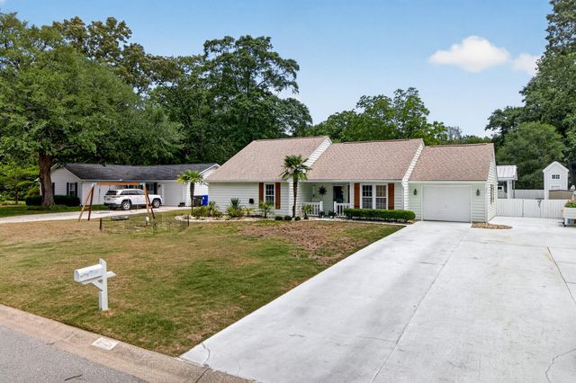 1605 Cullowhee Circle, Mount Pleasant, SC 29464